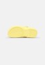 Крокс класік Клог Жовті Crocs women´s classic platform clog Banana