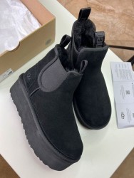 УГГ Платформа Ньюмел Чоботи Чорні Замша  з Пасками Ugg Neumel Chelsea Black Platform