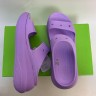 Крокс шлепанці фіолетові на платформі crocs classic crush - heeled mules violet